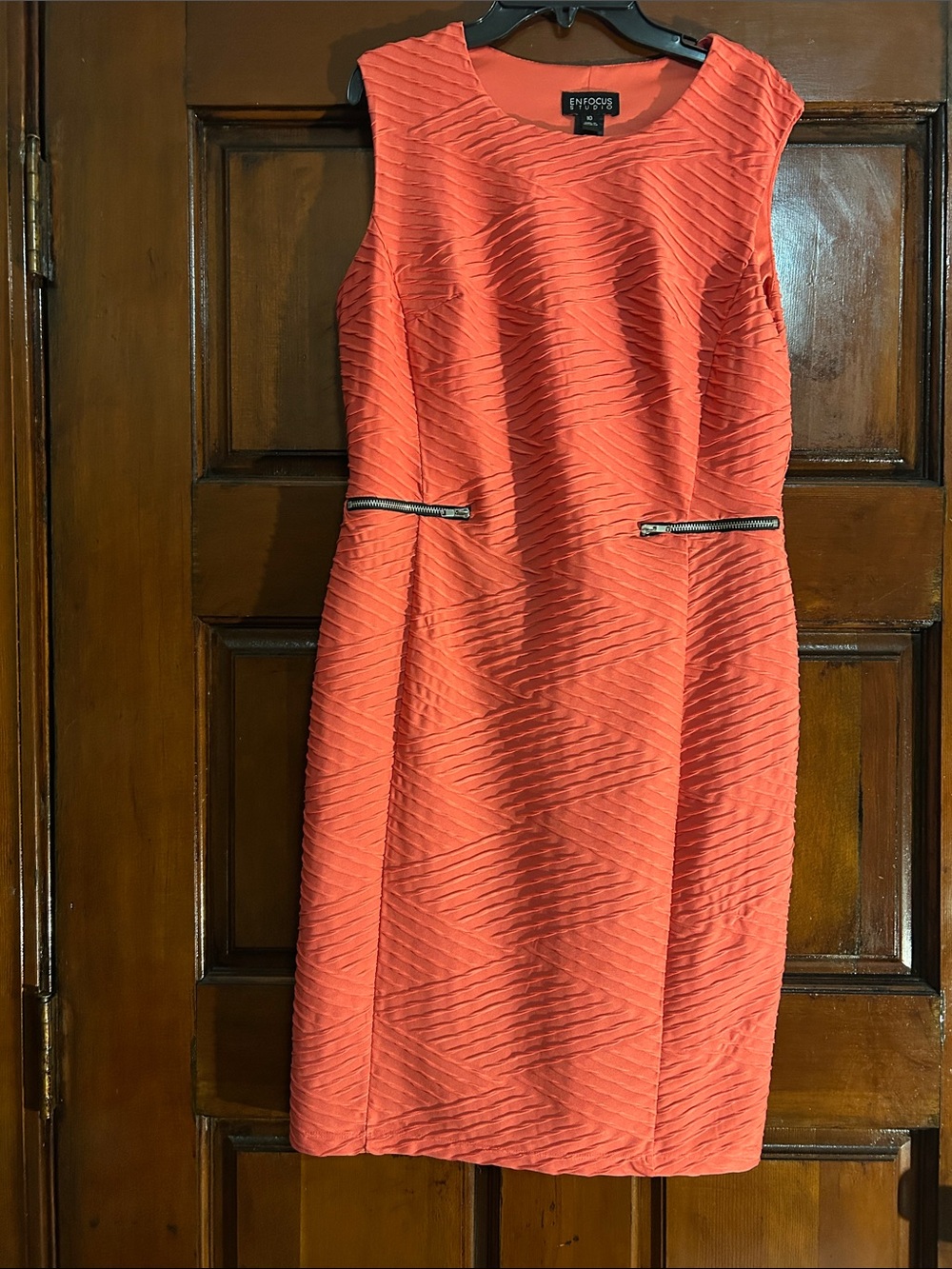 Enfocus Studio Coral Textured Sleeveless Sheath Dress with Zip Pockets